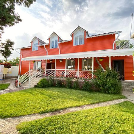 Osobyi Guest House Cholpon-Ata Bagian luar foto
