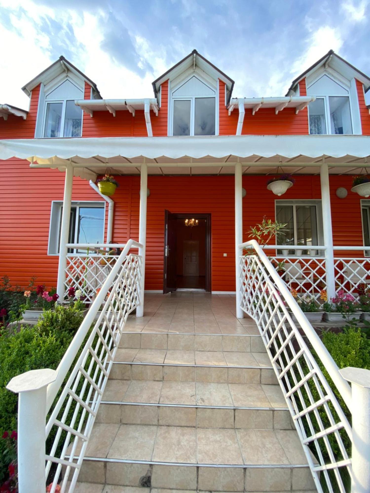 Osobyi Guest House Cholpon-Ata Bagian luar foto