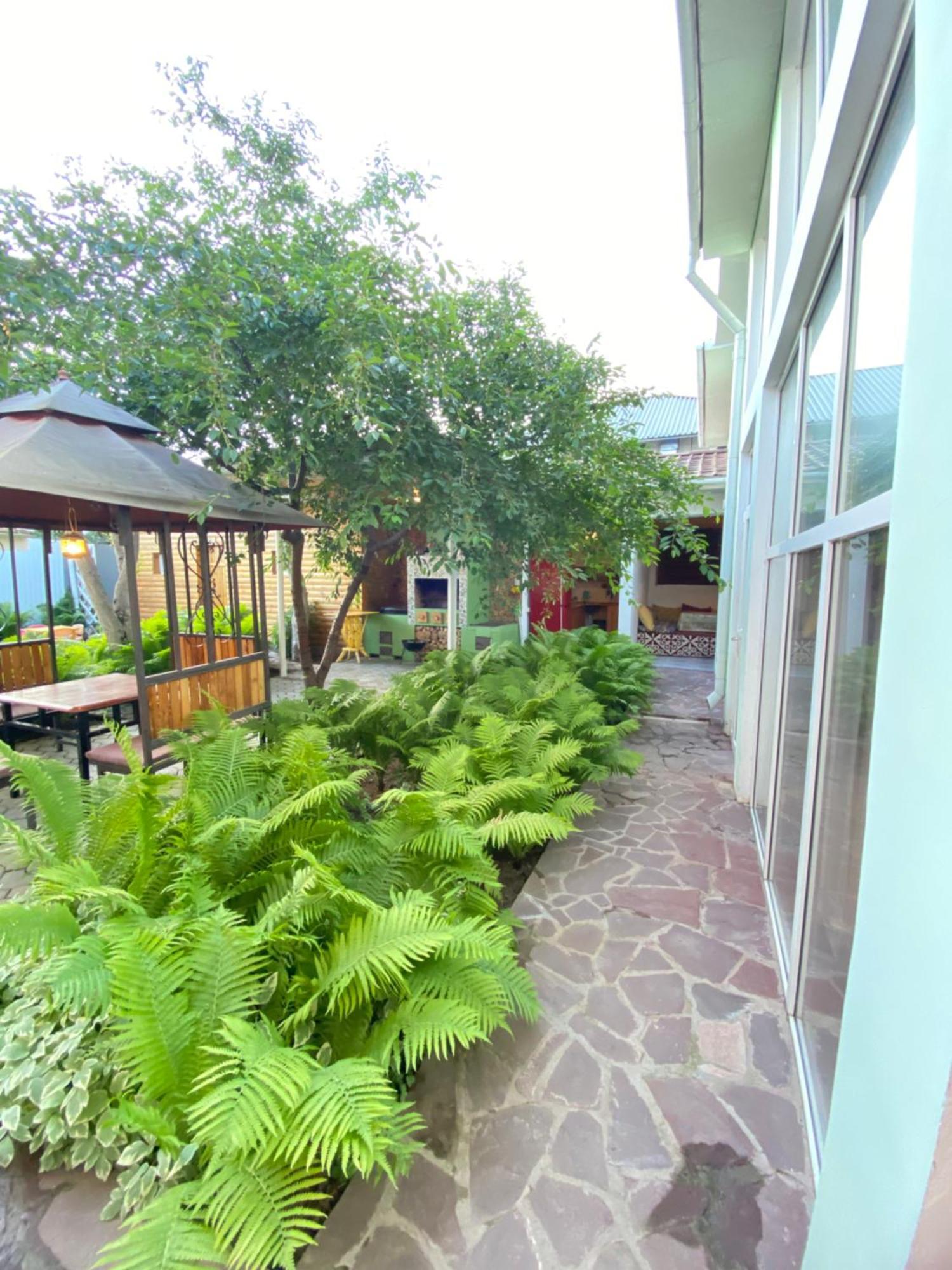 Osobyi Guest House Cholpon-Ata Bagian luar foto