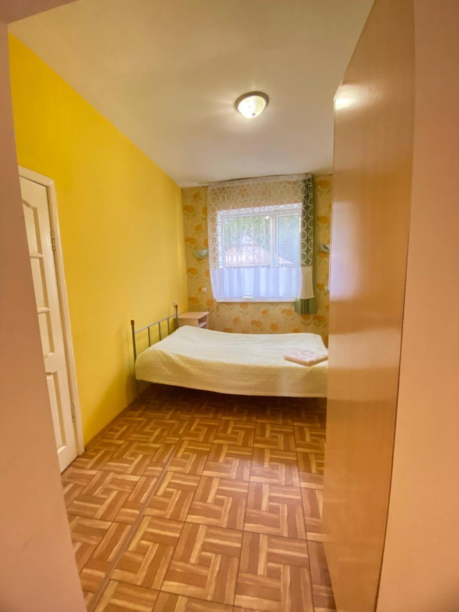 Osobyi Guest House Cholpon-Ata Bagian luar foto
